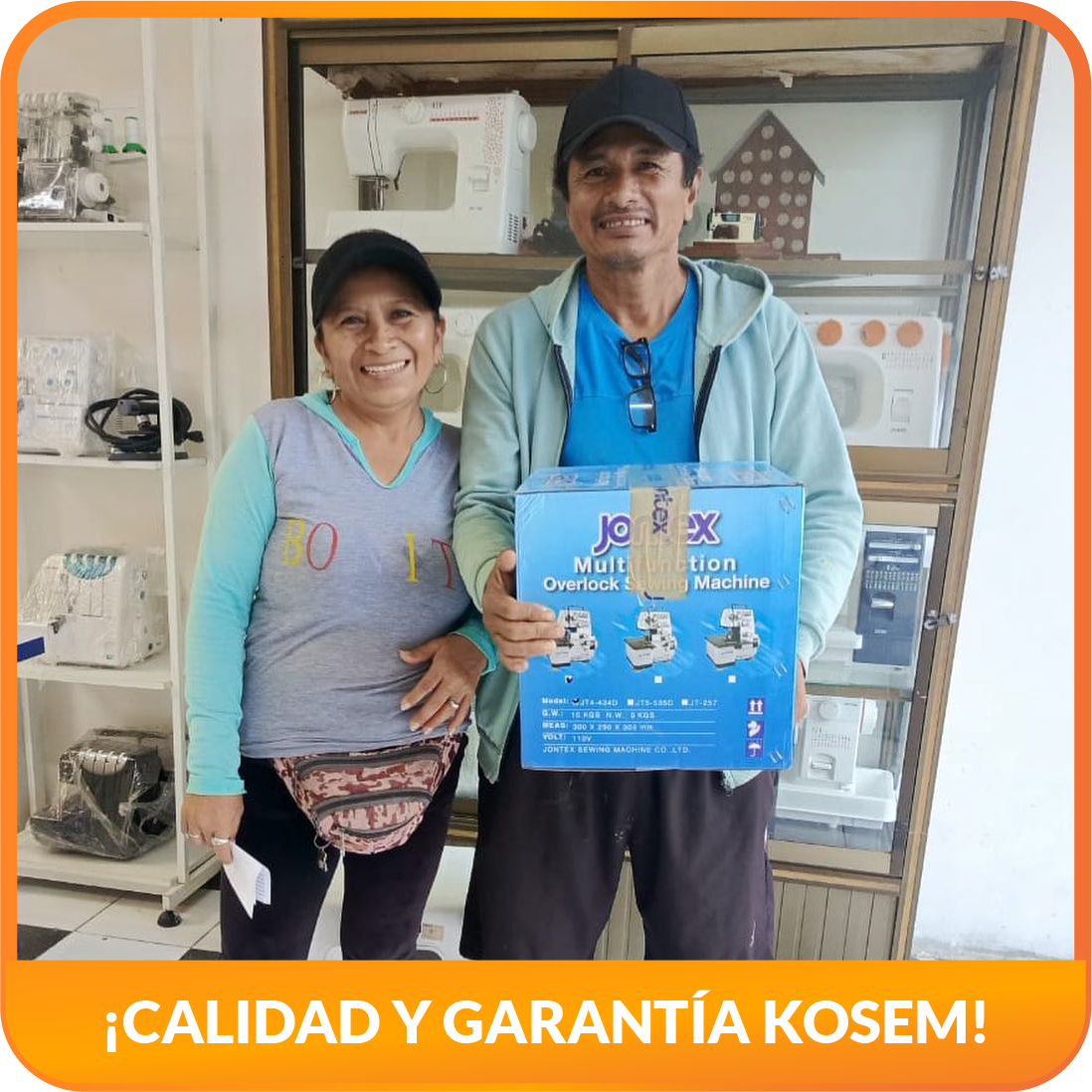 Cliente feliz con su máquina de coser Janome adquirida en KOSEM Ecuador