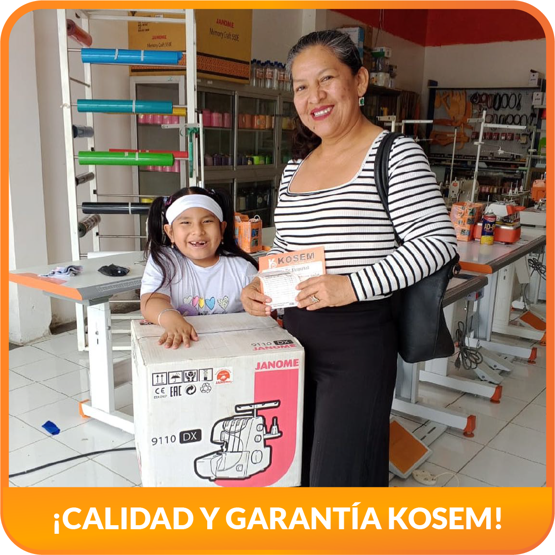 Cliente feliz con su máquina de coser Janome adquirida en KOSEM Ecuador