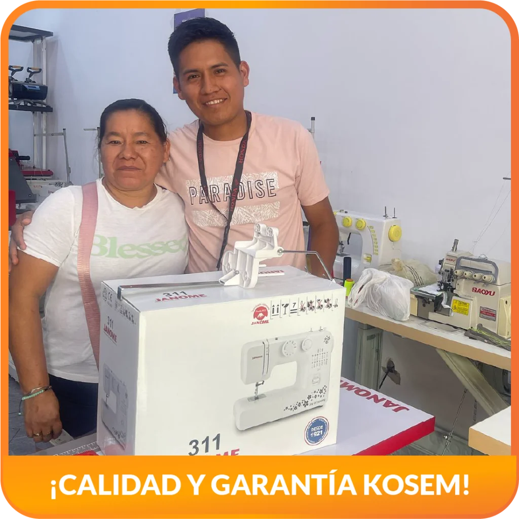 Cliente feliz con su máquina de coser Janome adquirida en KOSEM Ecuador